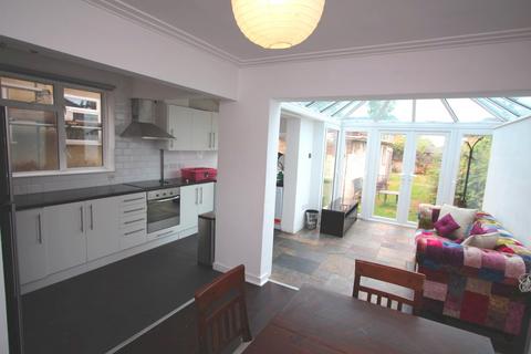 4 bedroom house to rent, Cheyne Hill, Surbiton KT5