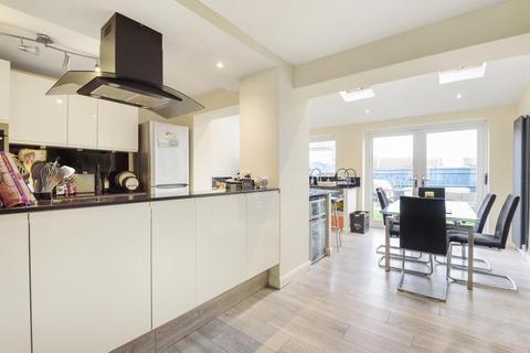 5 Dearing Close, Aylesbury, HP20 2XJ
