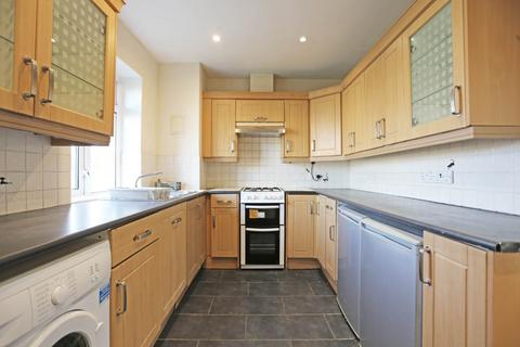 3 bedroom flat to rent, Padnall Court, Padnall Road, Romford, RM6