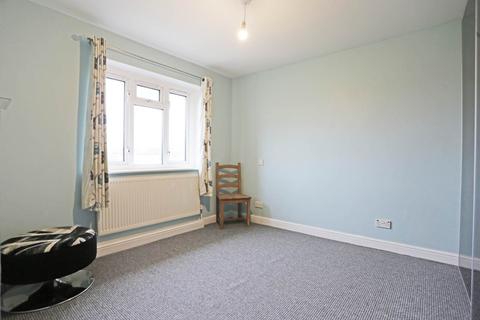3 bedroom flat to rent, Padnall Court, Padnall Road, Romford, RM6