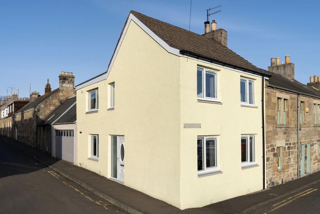 Castle Street, Cupar, KY15 3 bed terraced house £185,000