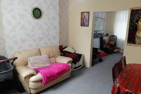 3 bedroom end of terrace house to rent, Gladys Street, Cathays, Cardiff