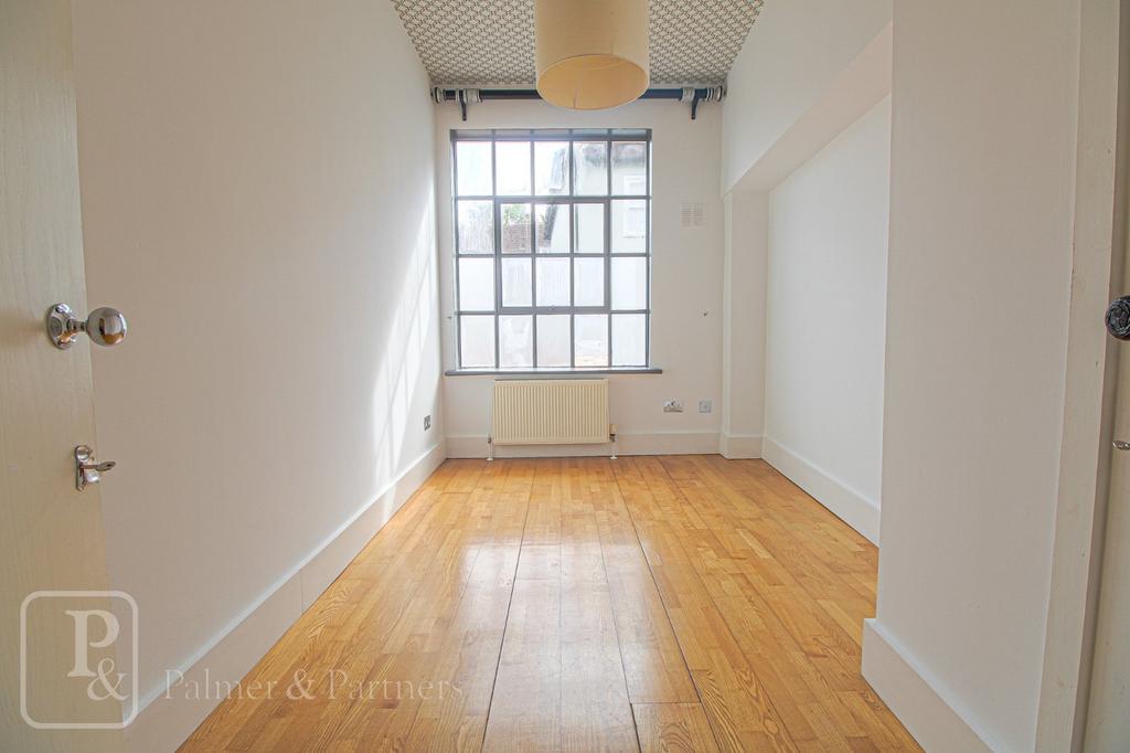 2nd Bedroom