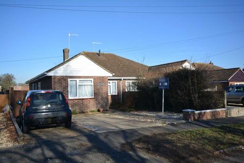 3 bedroom bungalow to rent, Rose Drive, Chesham