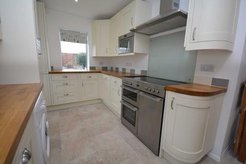 3 bedroom bungalow to rent, Rose Drive, Chesham