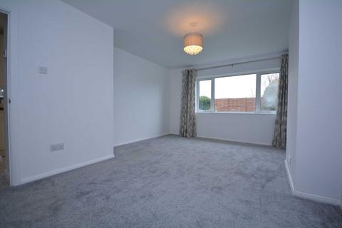 3 bedroom bungalow to rent, Rose Drive, Chesham