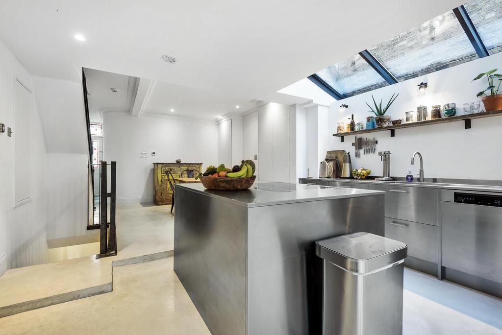 Gibbon Road, Kingston Upon Thames, KT2 5 bed semidetached house £
