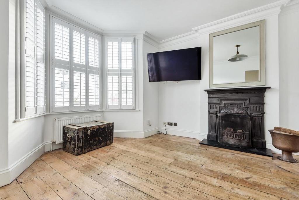 Gibbon Road, Kingston Upon Thames, KT2 5 bed semidetached house £