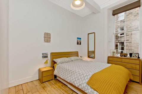 18/3 Polwarth Crescent, Edinburgh, EH11 1HW