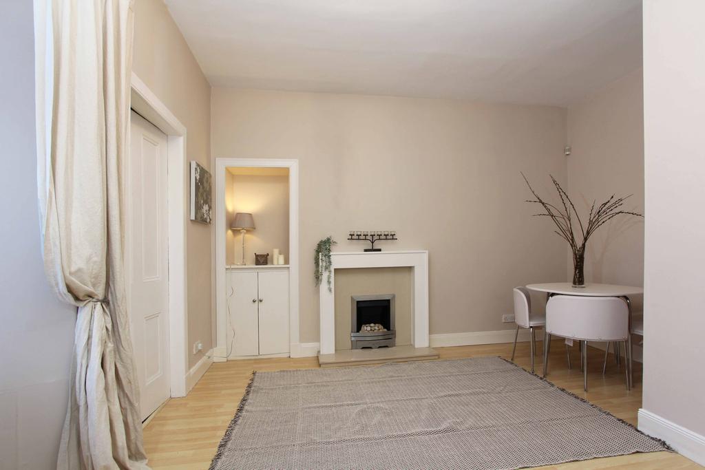 Salisbury Street, Kirkcaldy, Fife, KY2 2 bed flat £85,000