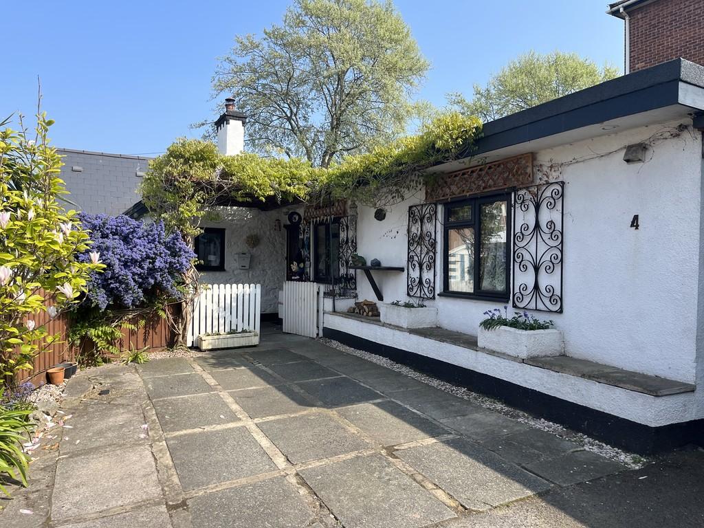 Sands Road Paignton 2 bed detached bungalow £380,000