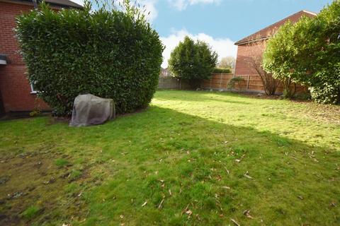 5 bedroom semi-detached house for sale - Eastcote Close, Shirley