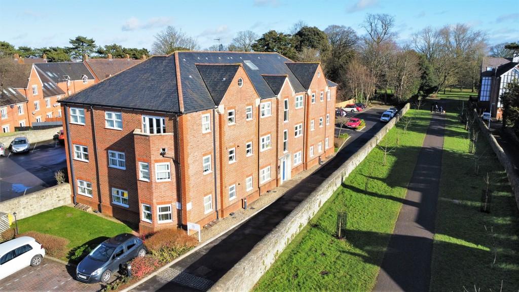 The Pinnacle, Horder Mews, Old Town 2 bed flat £170,000