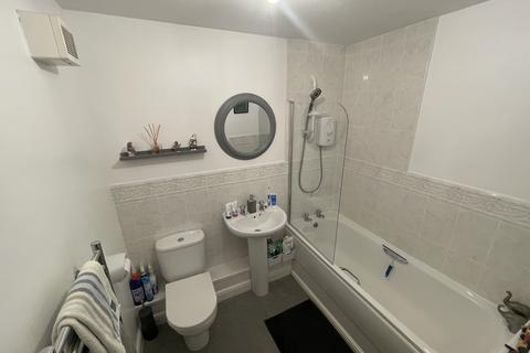 2 bedroom apartment to rent, COPPICE HOUSE POYNTON