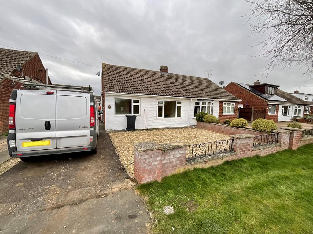 Hackthorn Road, Welton, Lincoln 3 bed semidetached bungalow £800 pcm