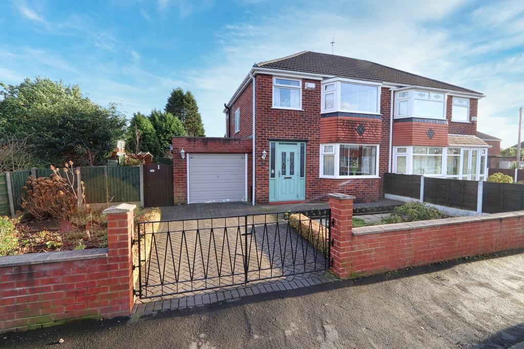 Parkstone Road, Irlam 3 bed semidetached house for sale £270,000