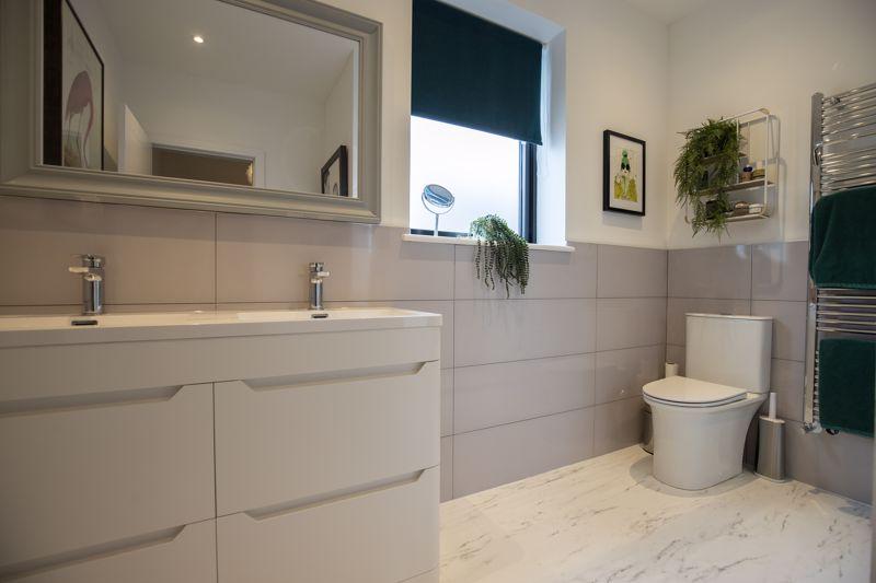 Bedroom 1 En-suite