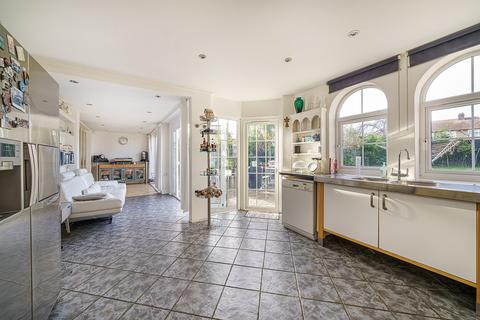 2 Ambleside Avenue, Beckenham, BR3 3RW