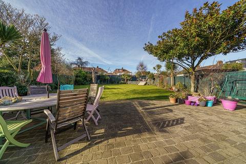 2 Ambleside Avenue, Beckenham, BR3 3RW