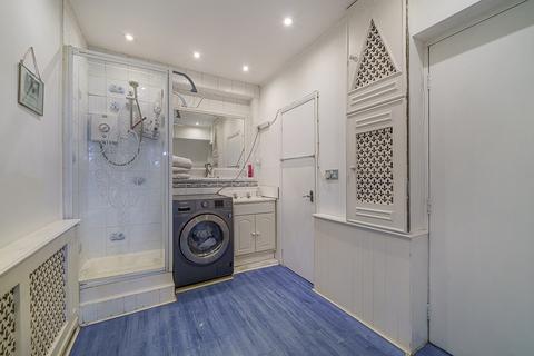 2 Ambleside Avenue, Beckenham, BR3 3RW
