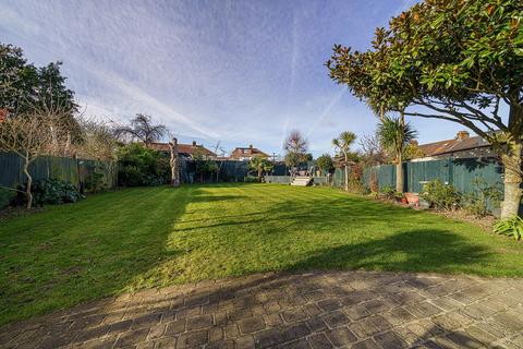 2 Ambleside Avenue, Beckenham, BR3 3RW