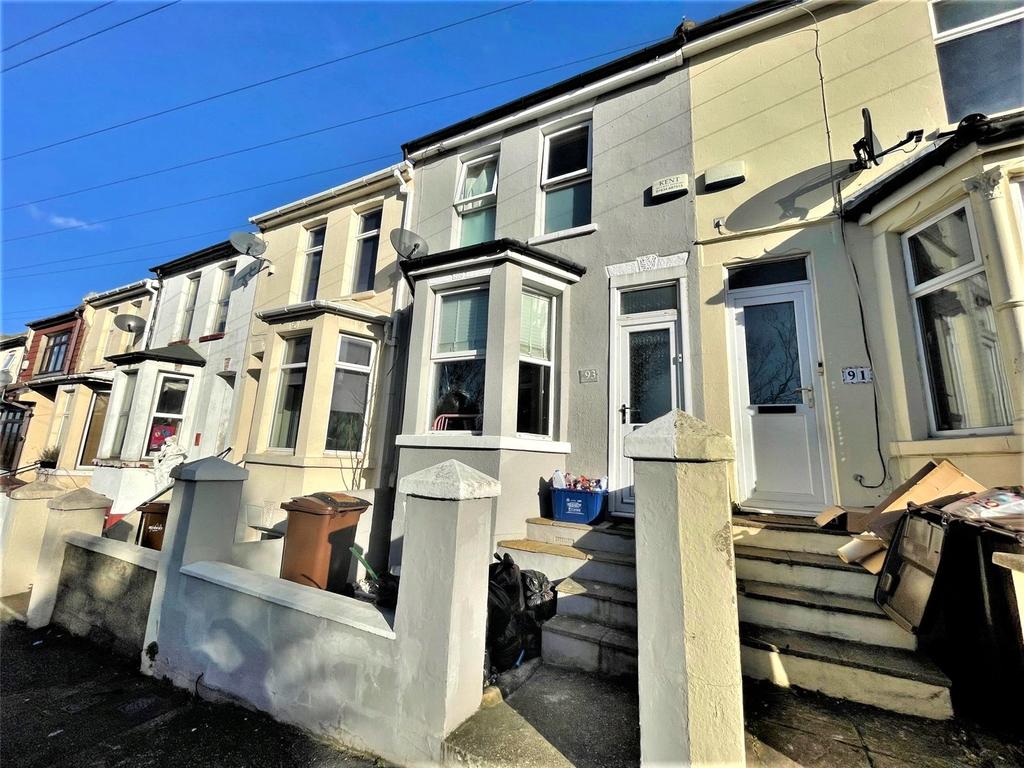Imperial Road, Gillingham, Kent 3 bed terraced house £1,050 pcm (£242 pw)