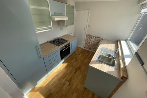 3 bedroom flat to rent, Croydon Road, Newcastle upon Tyne, NE4