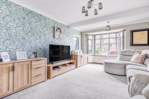 57 Alington Grove, Wallington, SM6 9NH