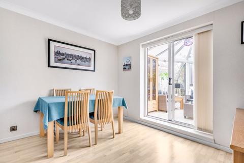 57 Alington Grove, Wallington, SM6 9NH