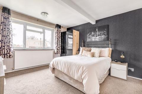 57 Alington Grove, Wallington, SM6 9NH