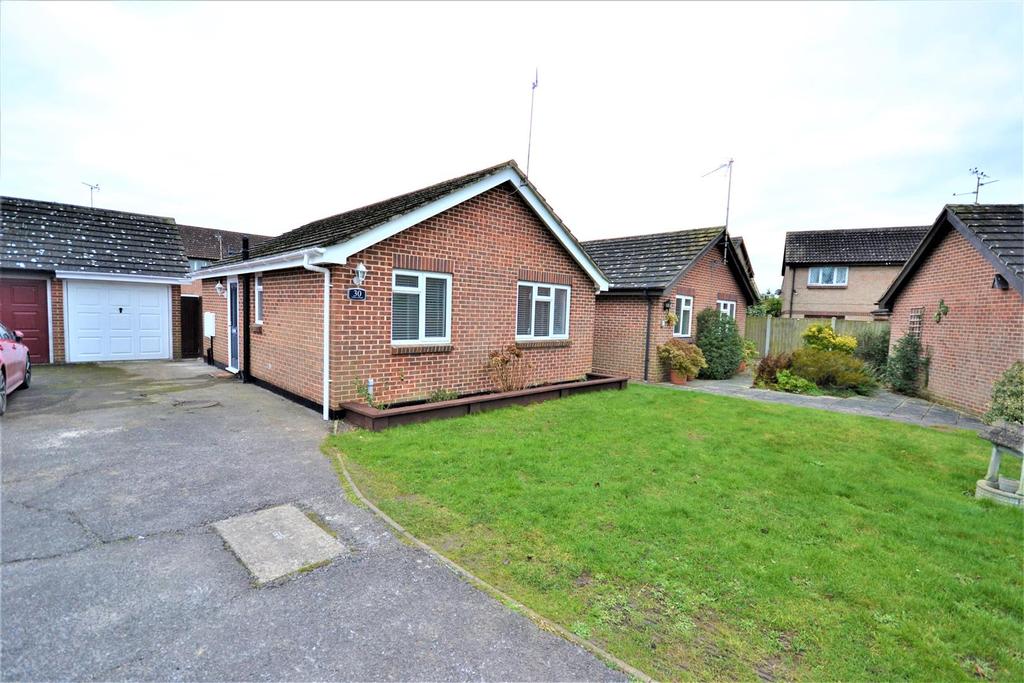 Cherry Orchard, Southminster 2 bed detached bungalow for sale £325,000