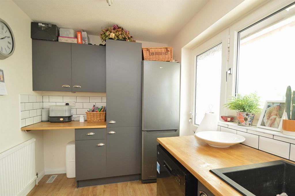 Kitchen2.jpg