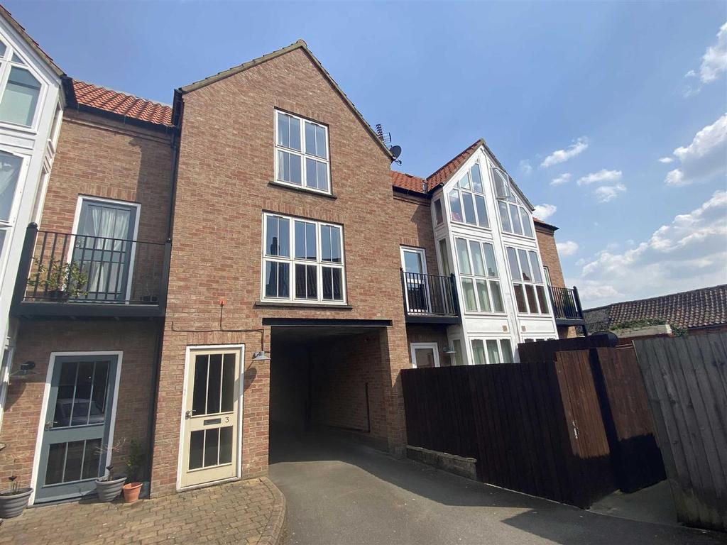 Masons Yard, Market Weighton 2 bed apartment £650 pcm (£150 pw)