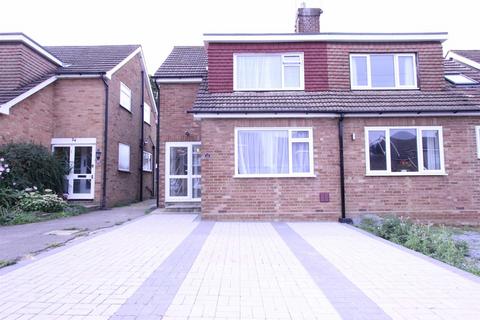3 bedroom semi-detached house to rent, Trinity Road, Billericay