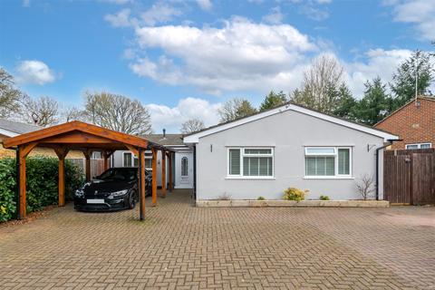 Bondhu Leigh Road, Betchworth, RH3 7AW