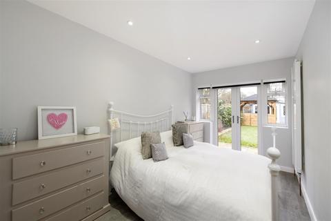 Bondhu Leigh Road, Betchworth, RH3 7AW