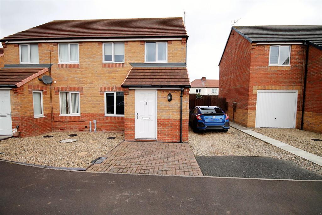 Oswald Close, Boldon Colliery, South Tyneside 3 bed semidetached house