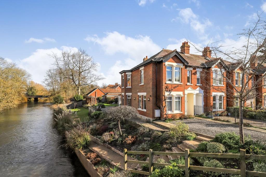 Ayleswade Road, Harnham 3 bed house £625,000