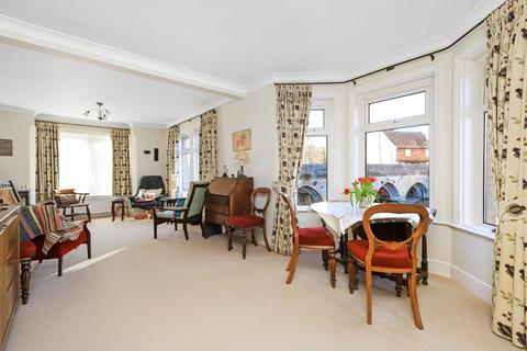 1 Ayleswade Road, Harnham, Salisbury, SP2 8DW