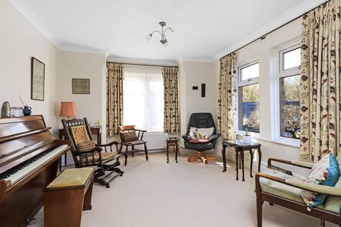 1 Ayleswade Road, Harnham, Salisbury, SP2 8DW