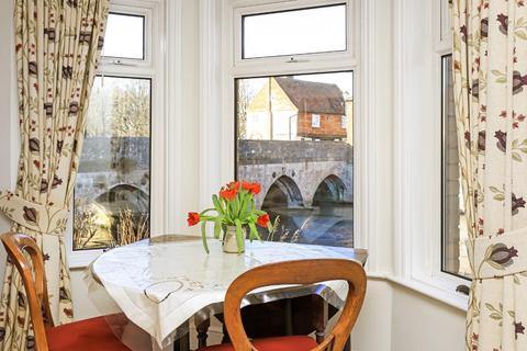 1 Ayleswade Road, Harnham, Salisbury, SP2 8DW