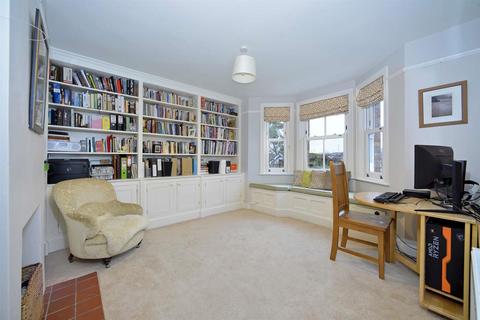 Little Orchard, 57 Ridgemount, Guildford, GU2 7TH