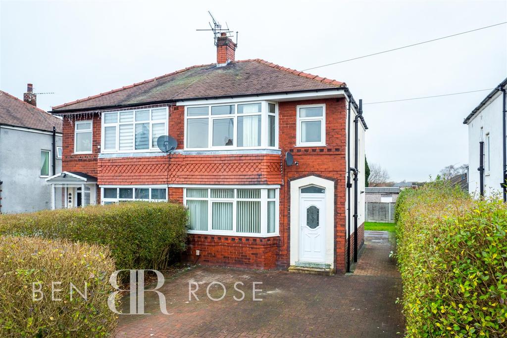 Leyland Road, Penwortham, Preston 3 bed semidetached house for sale