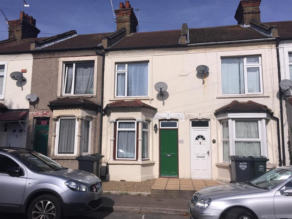 Milton Road, 2 bed terraced house £1,100 pcm (£254 pw)