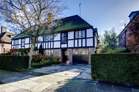 66 Southway, London, NW11 6SA