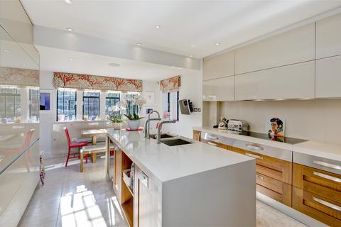 66 Southway, London, NW11 6SA
