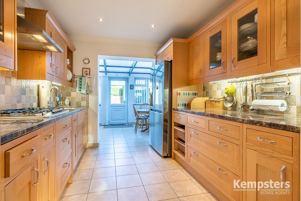 Kitchen 1.jpg