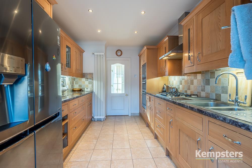 Kitchen 3.jpg