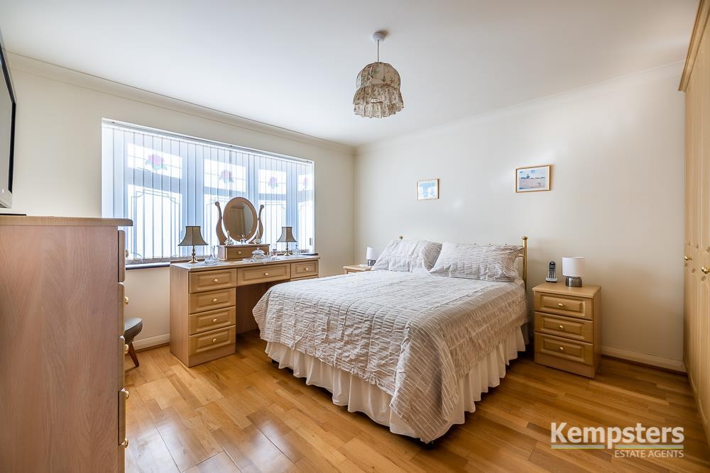 Bedroom 1.jpg