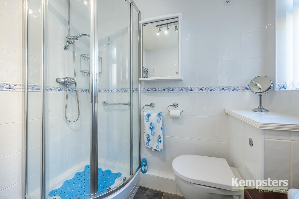 Bathroom  3rd.jpg